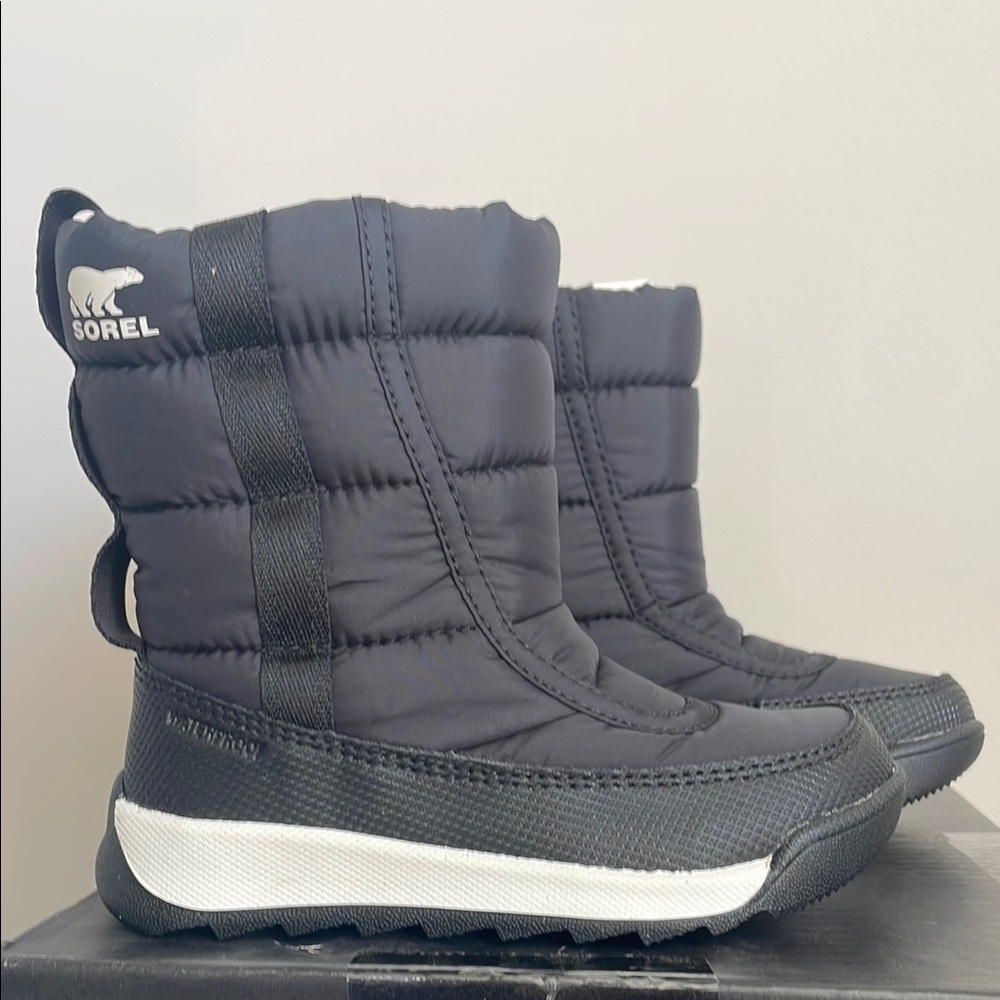 Sorel Whitney II puffy mid Black size 9 Winter Boots. New